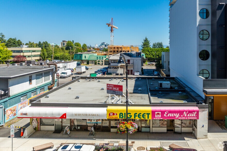 1468 Johnston Rd, White Rock, BC à vendre - Photo du bâtiment - Image 2 de 5