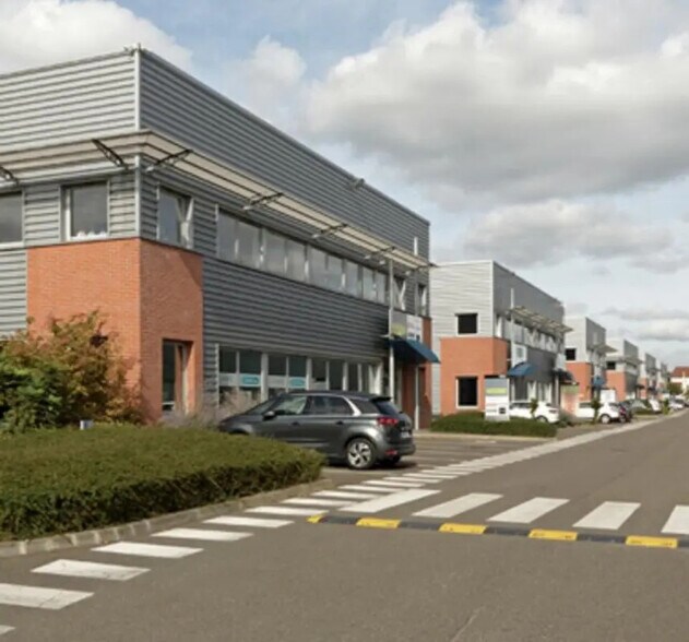 Flex dans Le Blanc-Mesnil à louer - Photo du bâtiment - Image 3 de 3