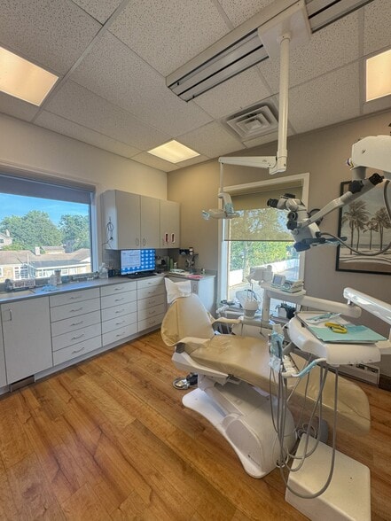 475 W 55th St, Countryside, IL for lease - Building Photo - Image 2 of 12