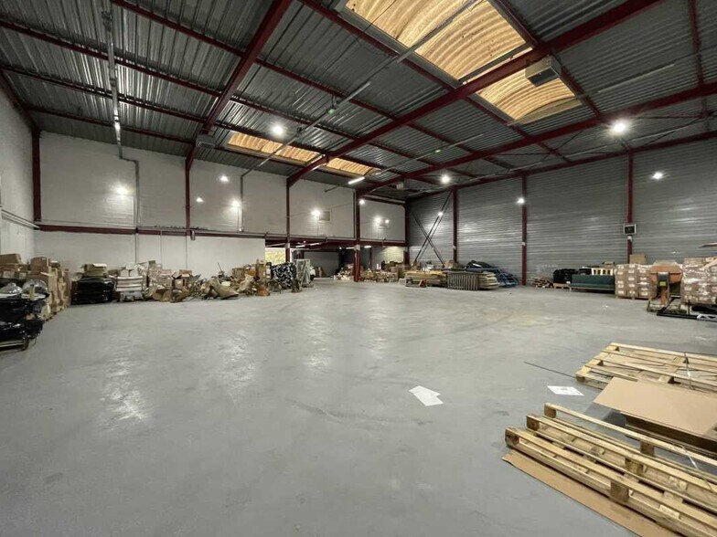 Industrial in Créteil for lease - Building Photo - Image 3 of 14