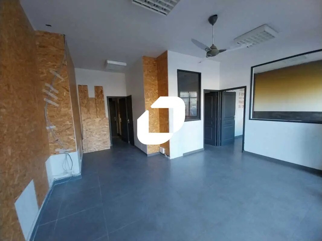 Office in Le Pecq for lease Interior Photo- Image 1 of 7