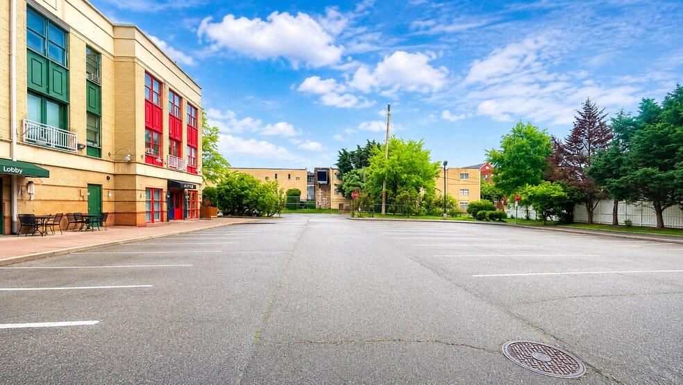 2300 N Pershing Dr, Arlington, VA à vendre - Photo du bâtiment - Image 3 de 37