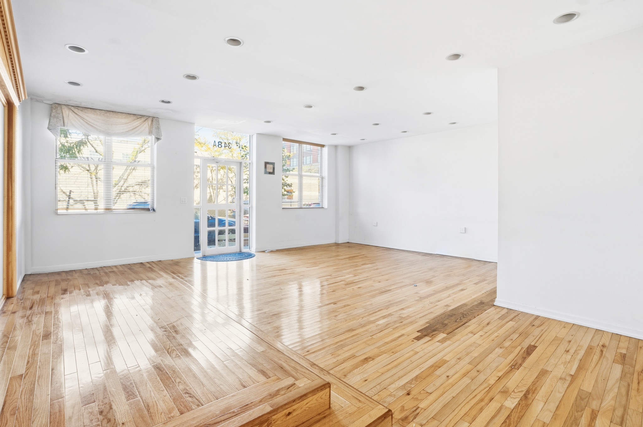 2135 1st Ave, New York, NY for lease Interior Photo- Image 1 of 10