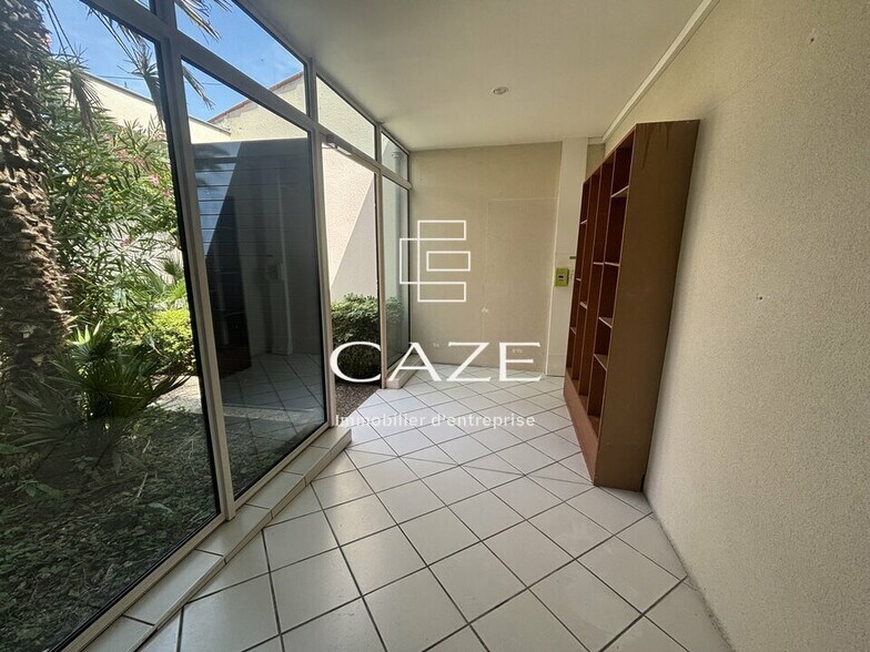 Office in Saintes for sale - Building Photo - Image 2 of 11