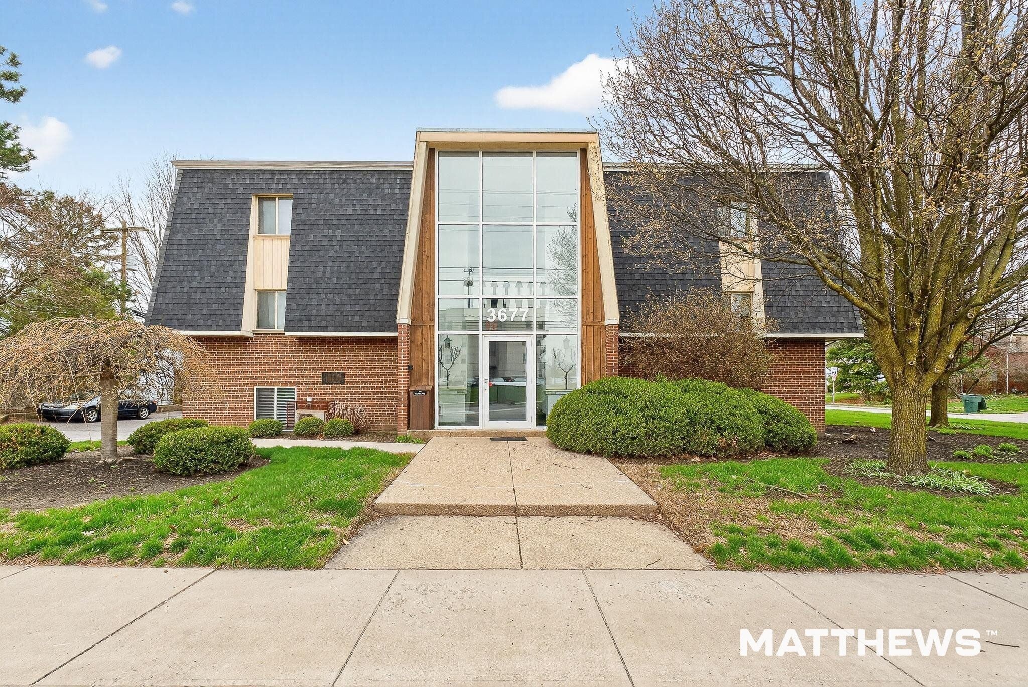 3677 Indianola Ave, Columbus, OH for sale Primary Photo- Image 1 of 9