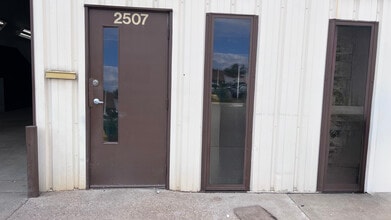 2507 Gunnison St, Colorado Springs, CO for lease Interior Photo- Image 1 of 6