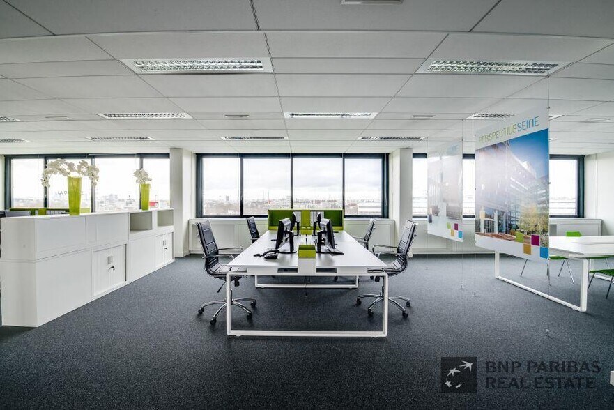 Office in Saint-Denis for lease - Interior Photo - Image 3 of 8