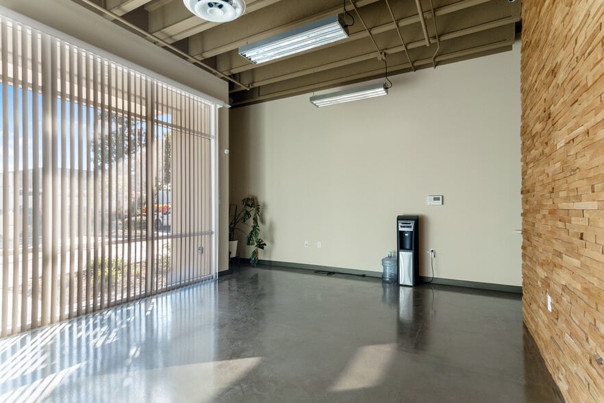 315 N Puente St, Brea, CA for lease - Interior Photo - Image 2 of 20