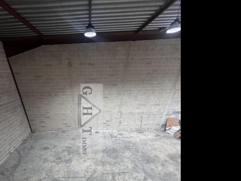Industrial in Gretz-Armainvilliers for lease - Building Photo - Image 3 of 8
