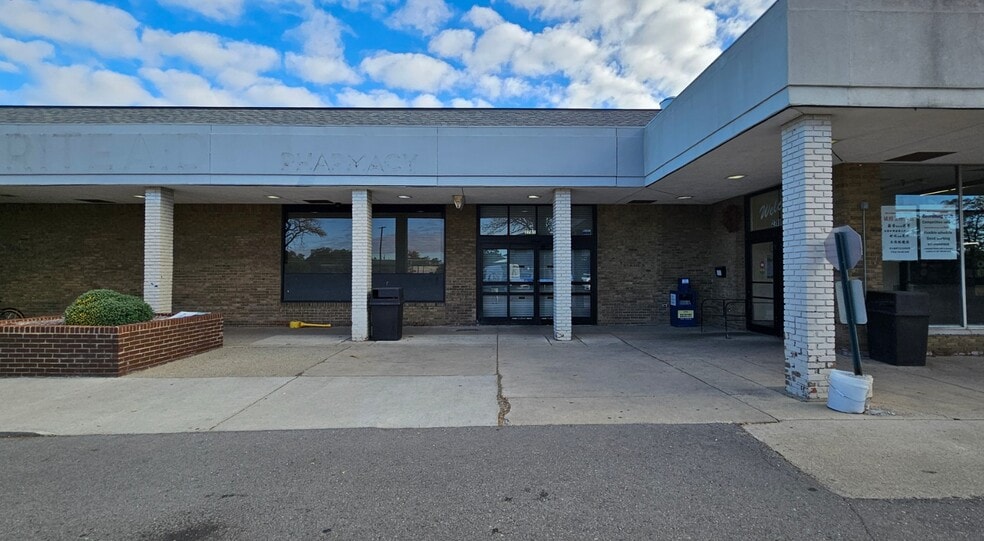 2707-2789 Plymouth Rd, Ann Arbor, MI à louer - Photo du bâtiment - Image 3 de 3