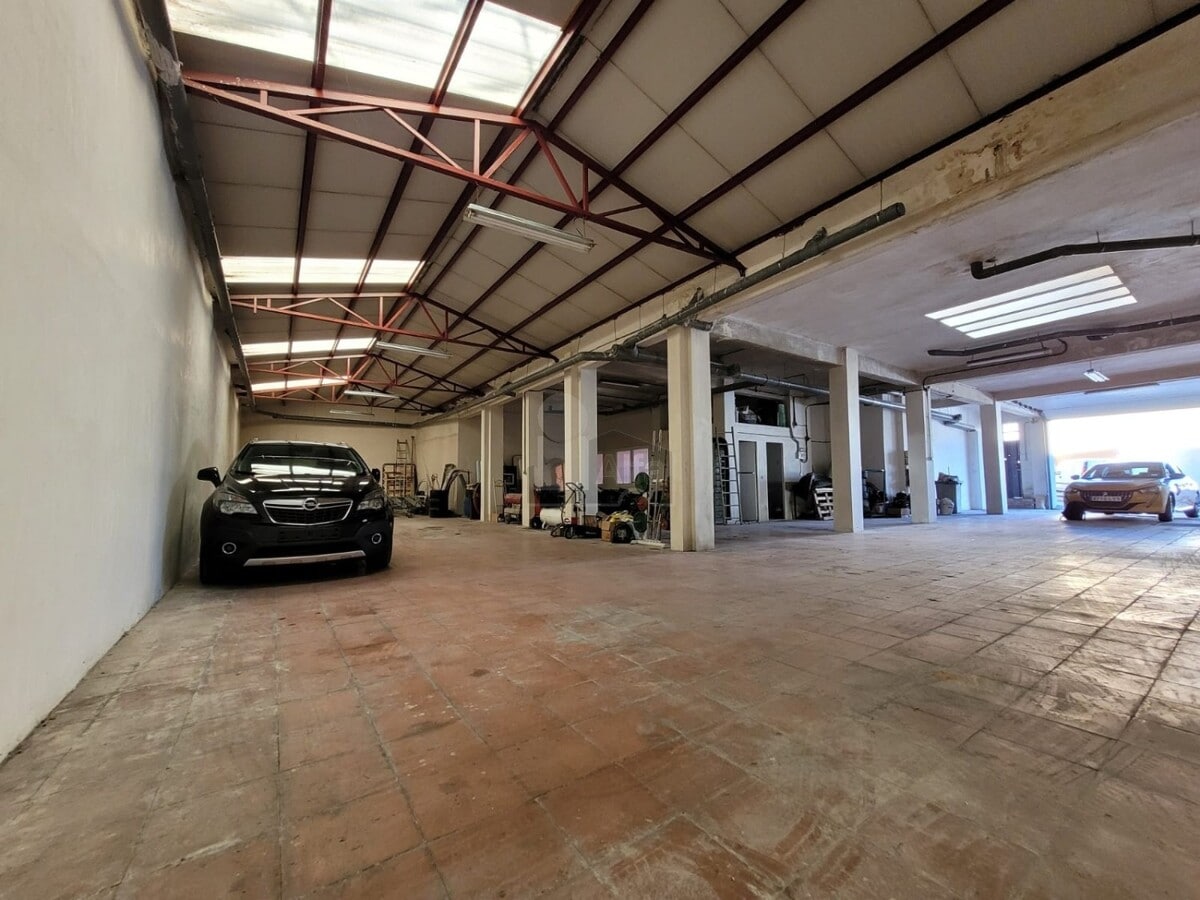Madrid, MAD 28033 - Unit 01 -  - Interior Photo - Image 2 of 3