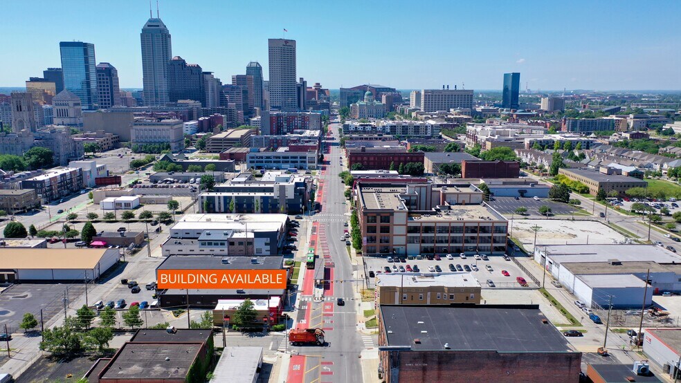 835 N Capitol Ave, Indianapolis, IN à louer - Photo du bâtiment - Image 2 de 27