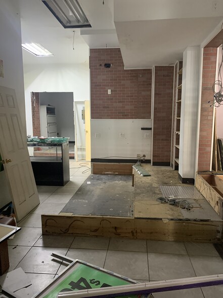 597 E 138th St, Bronx, NY à louer - Photo du bâtiment - Image 2 de 4