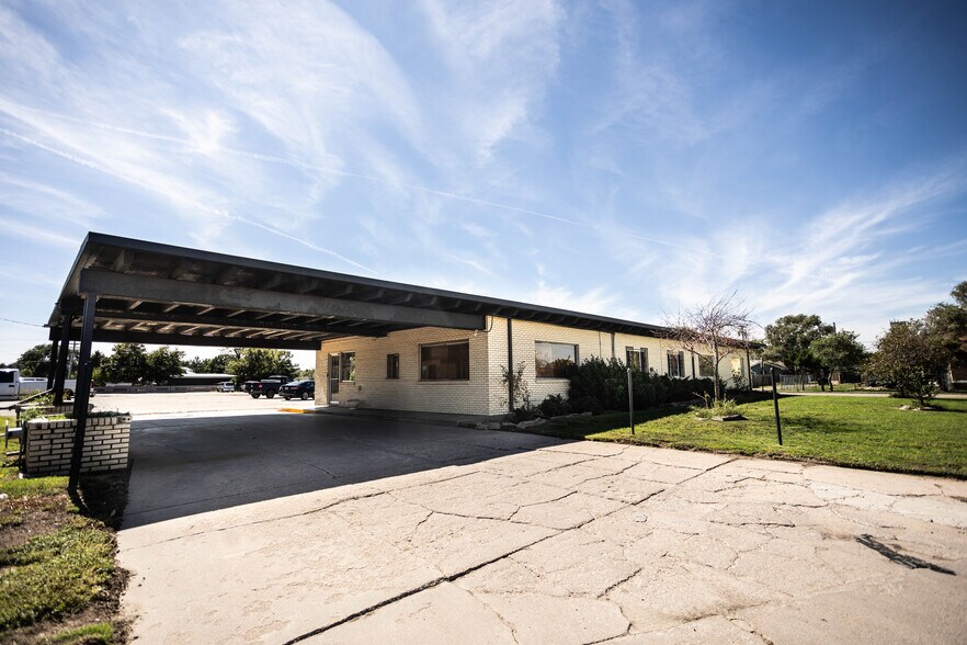 1408 Buffalo Jones Ave, Garden City, KS à vendre - Photo du bâtiment - Image 1 de 1