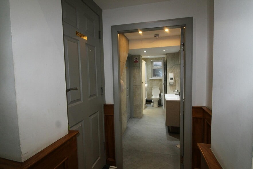 1 High St, Stockton On Tees for lease - Interior Photo - Image 2 of 7