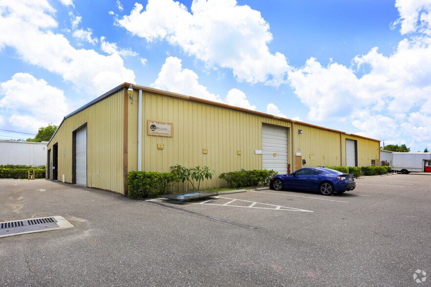 12755 N 60th St, Clearwater, FL à louer - Photo principale - Image 1 de 6