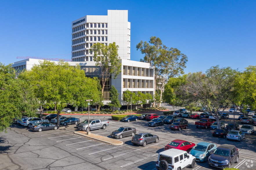 100 W Walnut St, Pasadena, CA for lease - Building Photo - Image 3 of 15