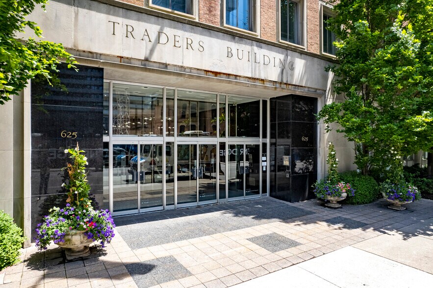 625 Church St, Toronto, ON à louer - Photo du bâtiment - Image 3 de 6