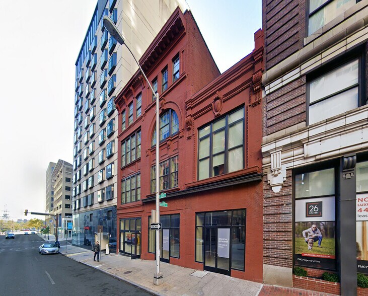 32-36 S Calvert St, Baltimore, MD à louer - Photo du bâtiment - Image 2 de 5