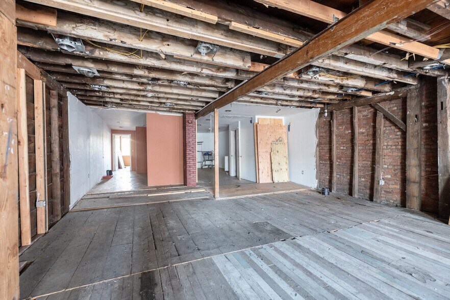 57 N Front St, Kingston, NY à vendre - Photo du bâtiment - Image 3 de 20