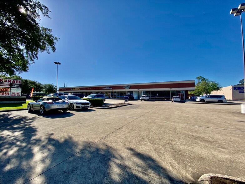3819-3835 Phelan Blvd, Beaumont, TX à vendre - Photo du bâtiment - Image 2 de 23