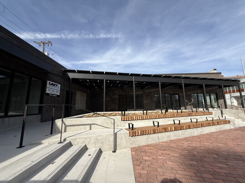 1718 Baltimore Ave, Kansas City, MO à louer - Photo du bâtiment - Image 3 de 15