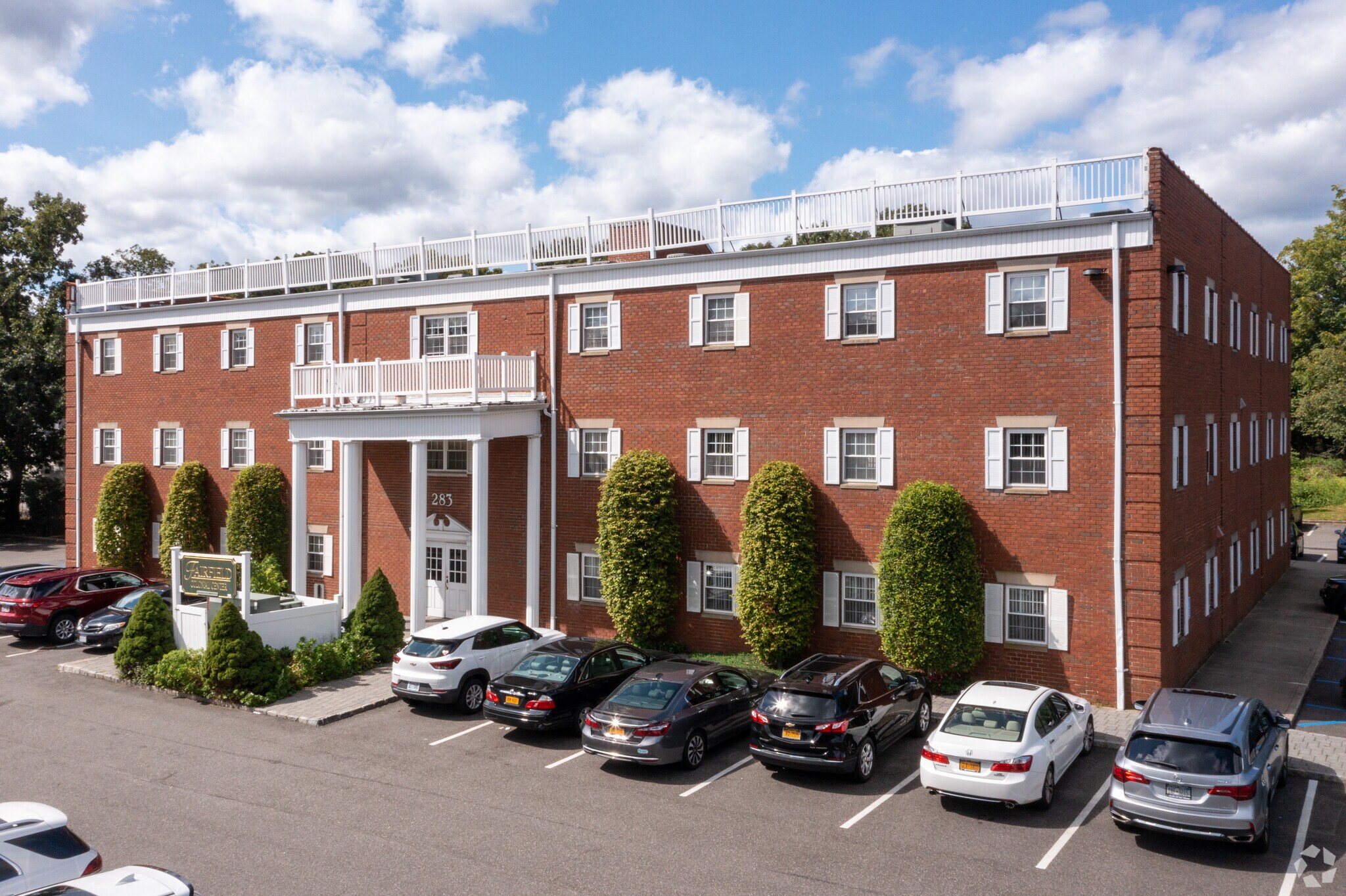 283 Commack Rd, Commack, NY à louer Photo principale- Image 1 de 6