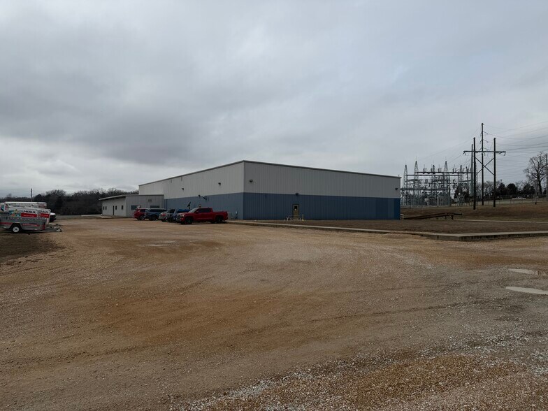 1202 Industrial Dr, Warsaw, MO à vendre - Photo du bâtiment - Image 3 de 85
