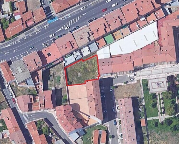 Calle Robledal, San Andrés del Rabanedo, León à vendre Plan d’étage- Image 1 de 13