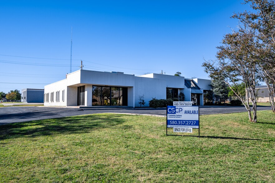 802 SW A Ave, Lawton, OK à louer - Photo du bâtiment - Image 1 de 9
