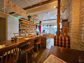 9 Russell St, London for lease Interior Photo- Image 2 of 2