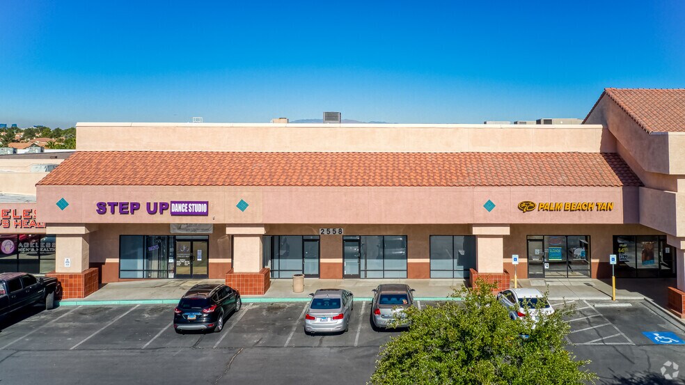 2556-2584 Wigwam Pky, Henderson, NV à louer - Photo du bâtiment - Image 3 de 21