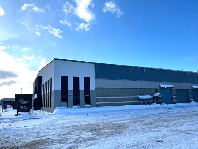 More details for 9055 Boul Henri-Bourassa E, Montréal, QC - Industrial for Lease