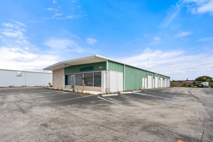 1620 Cypress Dr, Jupiter, FL à vendre - Photo du bâtiment - Image 3 de 18