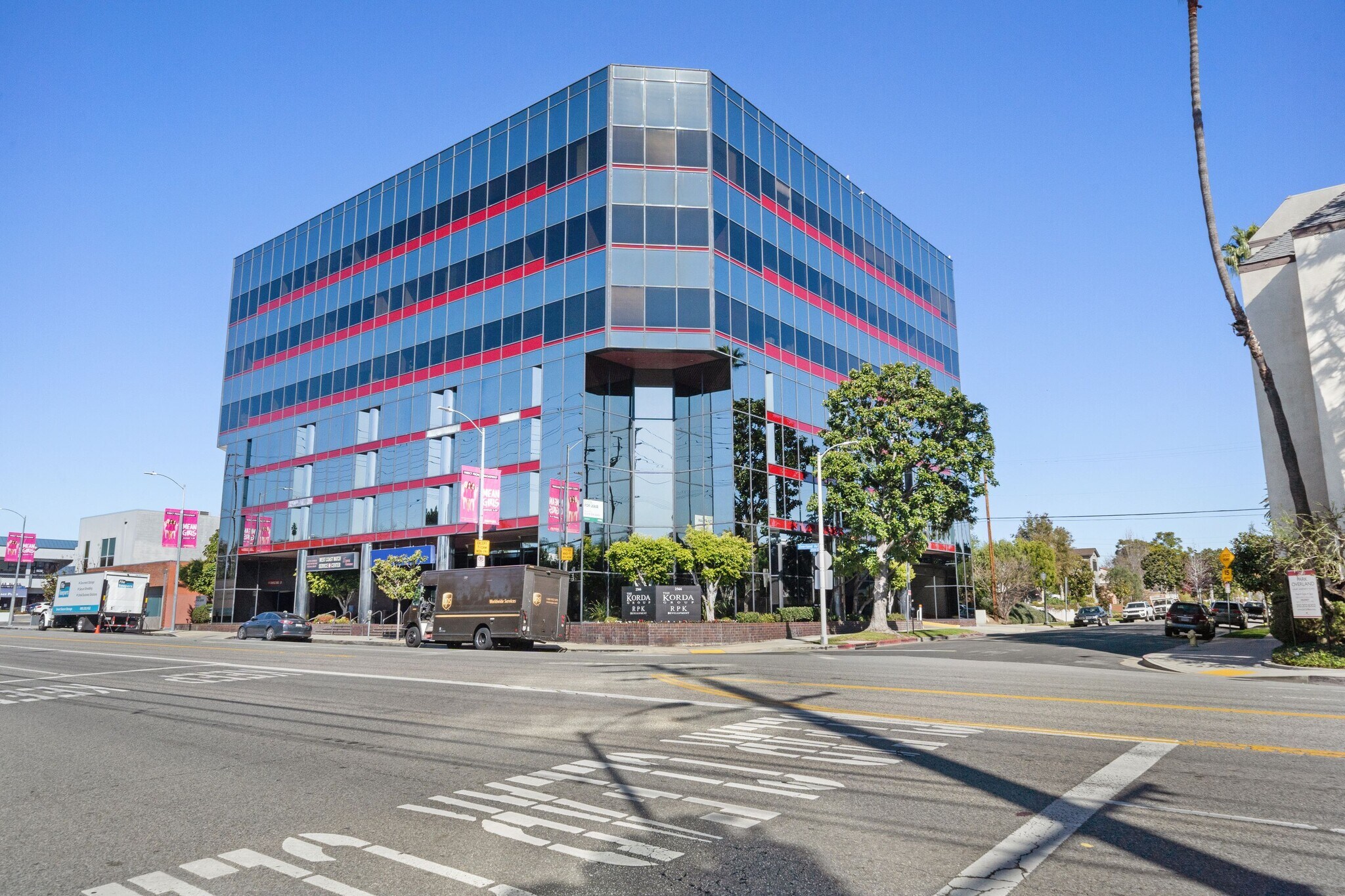 2566 Overland Ave, Los Angeles, CA for lease Building Photo- Image 1 of 55