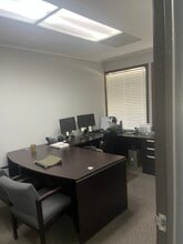 8835 SW Canyon Ln, Portland, OR for lease Interior Photo- Image 2 of 6