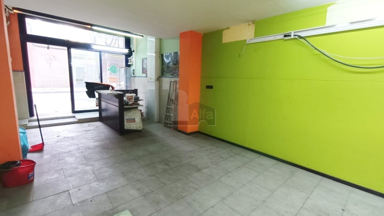 Retail in Badalona, Barcelona for lease Interior Photo- Image 1 of 5