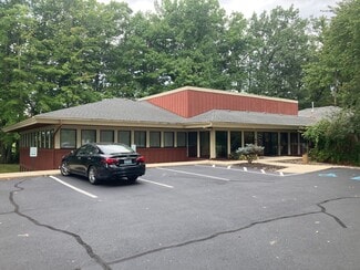 More details for 500 Cascade West Pky SE, Grand Rapids, MI - Office for Lease