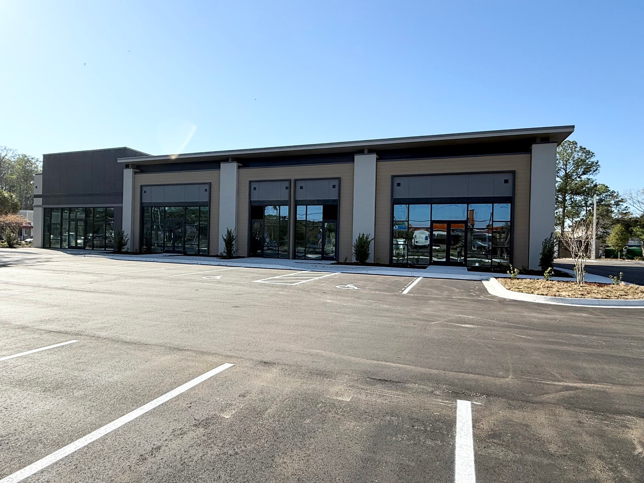 8730 Baymeadows Rd, Jacksonville, FL for lease Primary Photo- Image 1 of 12