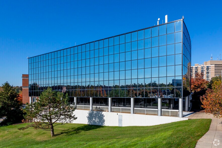 600 Jefferson Plz, Rockville, MD à louer - Photo du bâtiment - Image 3 de 8