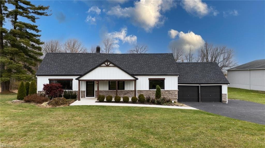 784 McClurg Rd, Youngstown, OH à vendre Photo principale- Image 1 de 27