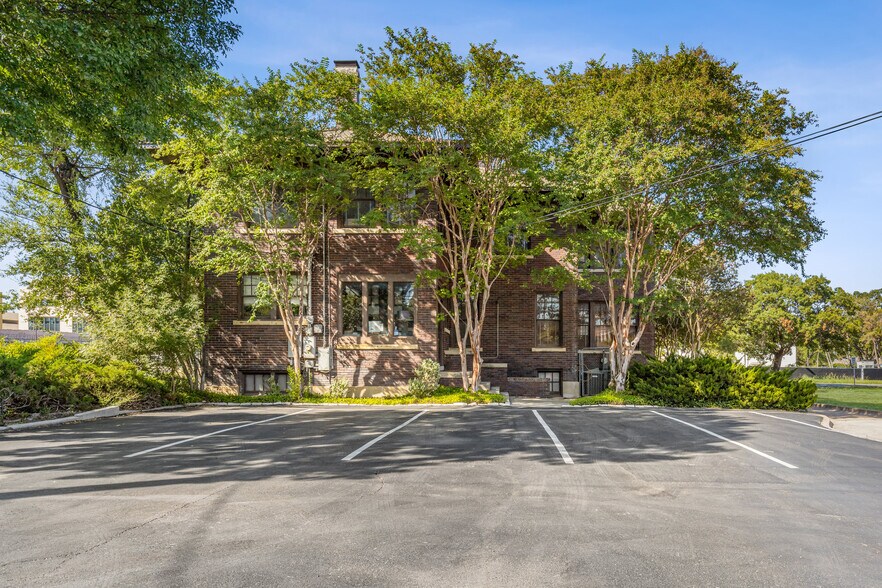 1119 Pennsylvania Ave, Fort Worth, TX à vendre - Photo du bâtiment - Image 2 de 27