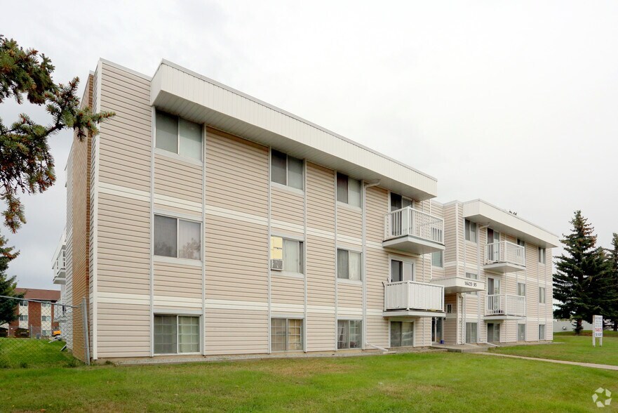16420 95th Ave NW, Edmonton, AB à vendre - Photo principale - Image 1 de 1