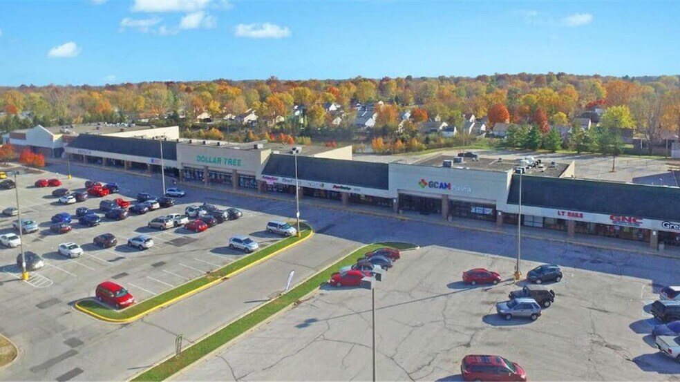 5325-5359 E Thompson Rd, Indianapolis, IN à louer - Photo du bâtiment - Image 1 de 3