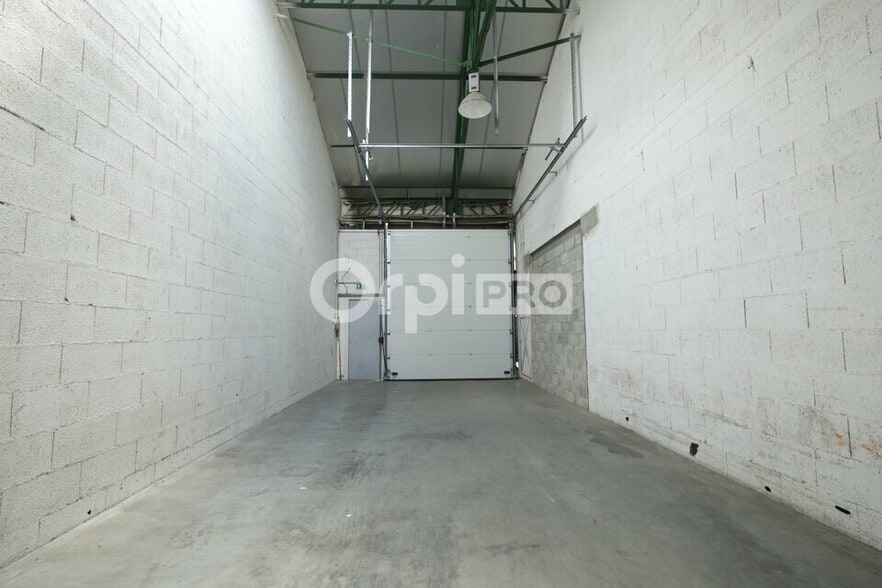 2 Chemin Du Genie- Allee Denis Papin, Venissieux for lease - Building Photo - Image 3 of 4