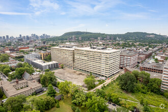 5445 Av De Gaspé, Montréal, QC - AERIAL  map view