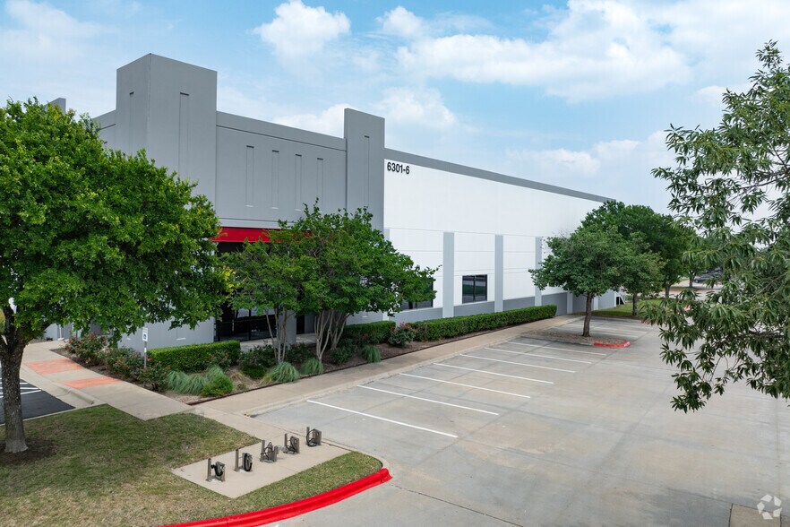 6301 E Stassney Ln, Austin, TX à louer - Photo du bâtiment - Image 3 de 23