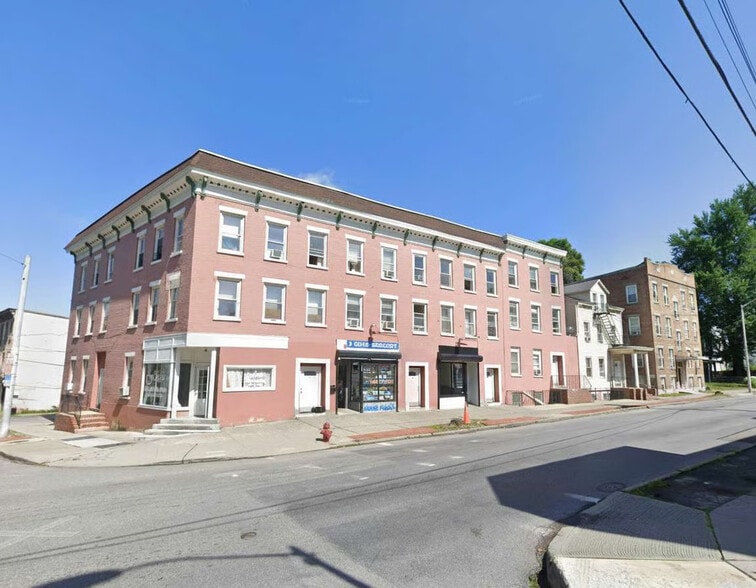 Academy Collection - 76 Academy Street portefeuille de 1 propriétés à vendre sur LoopNet.ca - Photo du bâtiment - Image 2 de 11