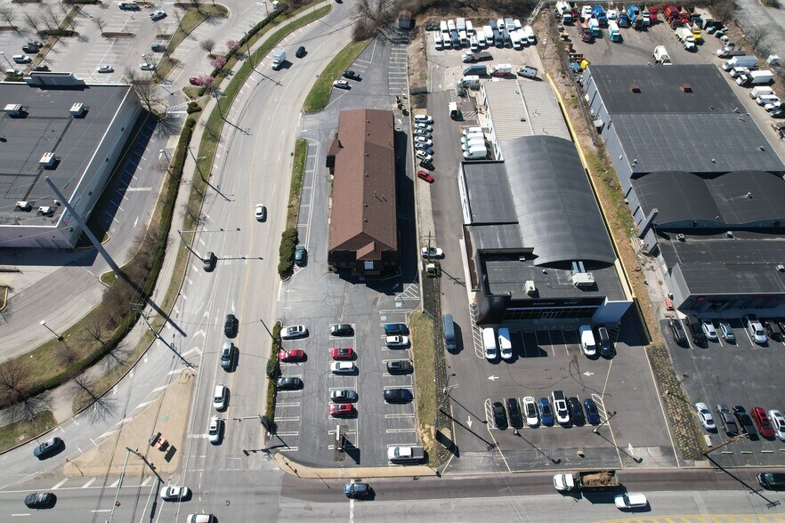 1495 Alan Wood Rd, Conshohocken, PA à louer - Photo du bâtiment - Image 2 de 7