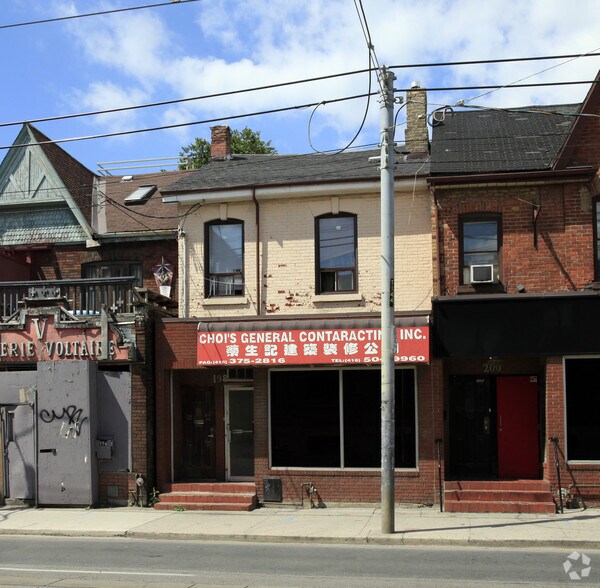 198 Bathurst St, Toronto, ON à louer - Photo du bâtiment - Image 2 de 2